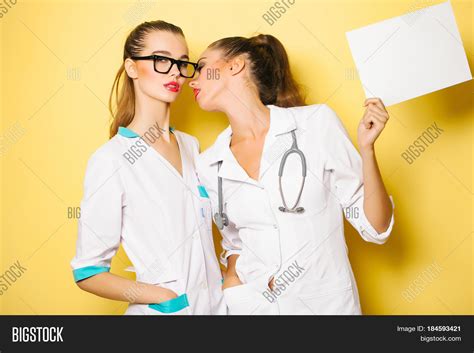 doctor porn lesbian